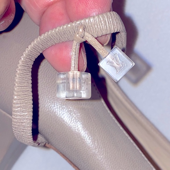 Louis Vuitton Paris Rare Leather Cone Heel Shoe - Picture 14 of 16